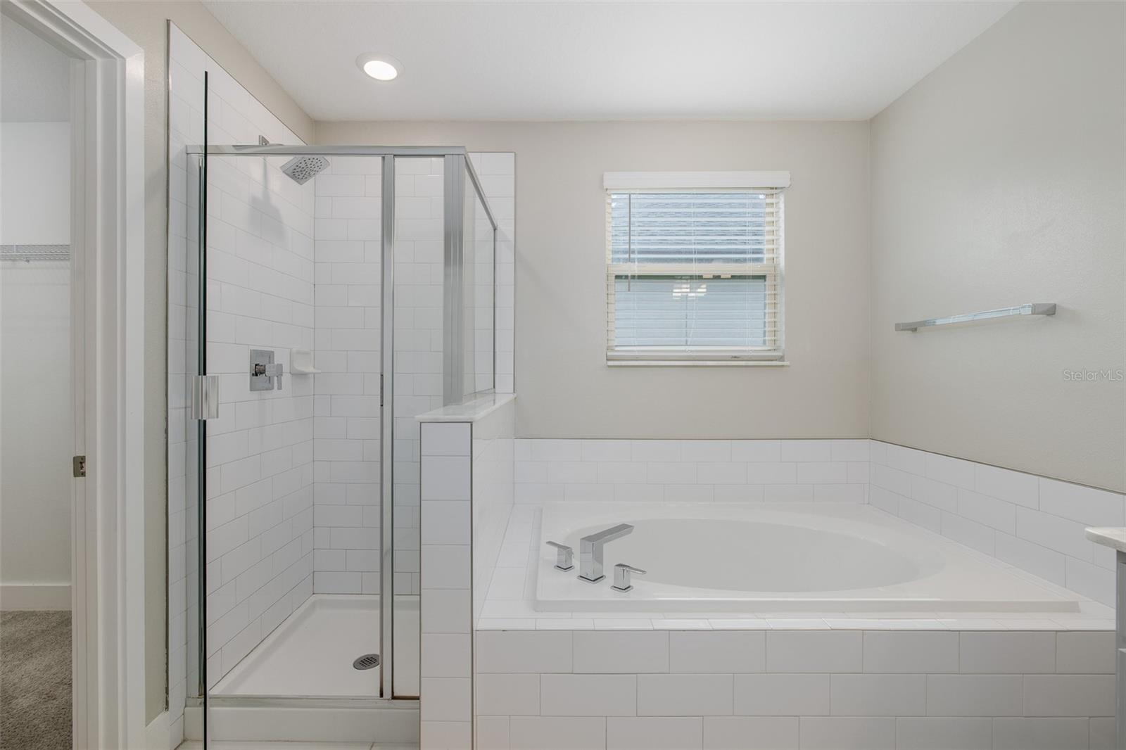 8598 CAMPUS WOODS WAY — photo 31
