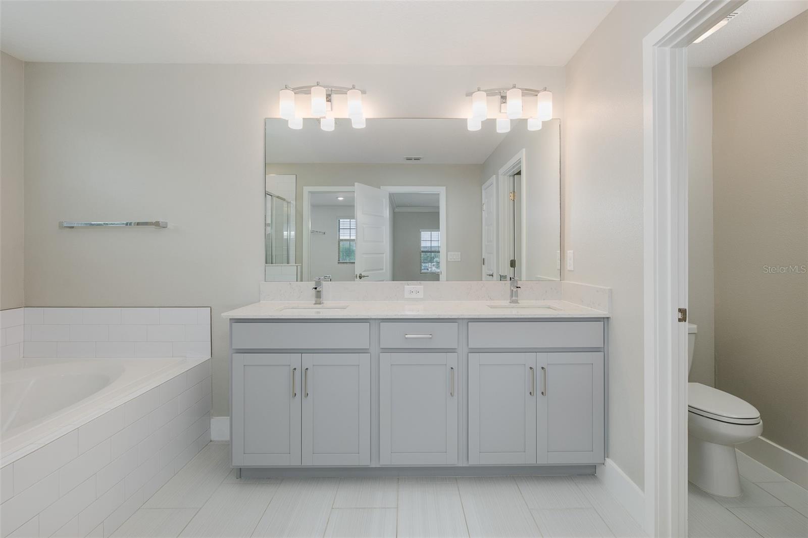 8598 CAMPUS WOODS WAY — photo 32
