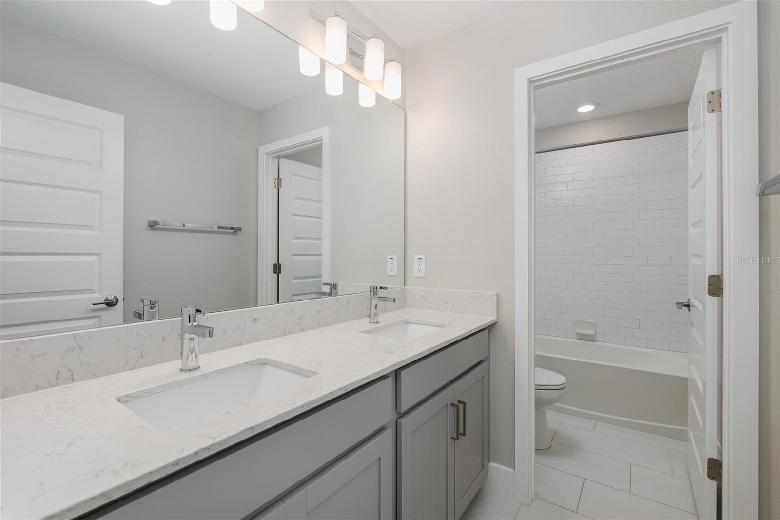 8598 CAMPUS WOODS WAY — photo 36