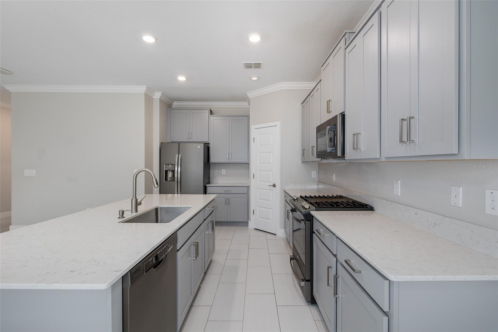 8598 CAMPUS WOODS WAY — photo 16