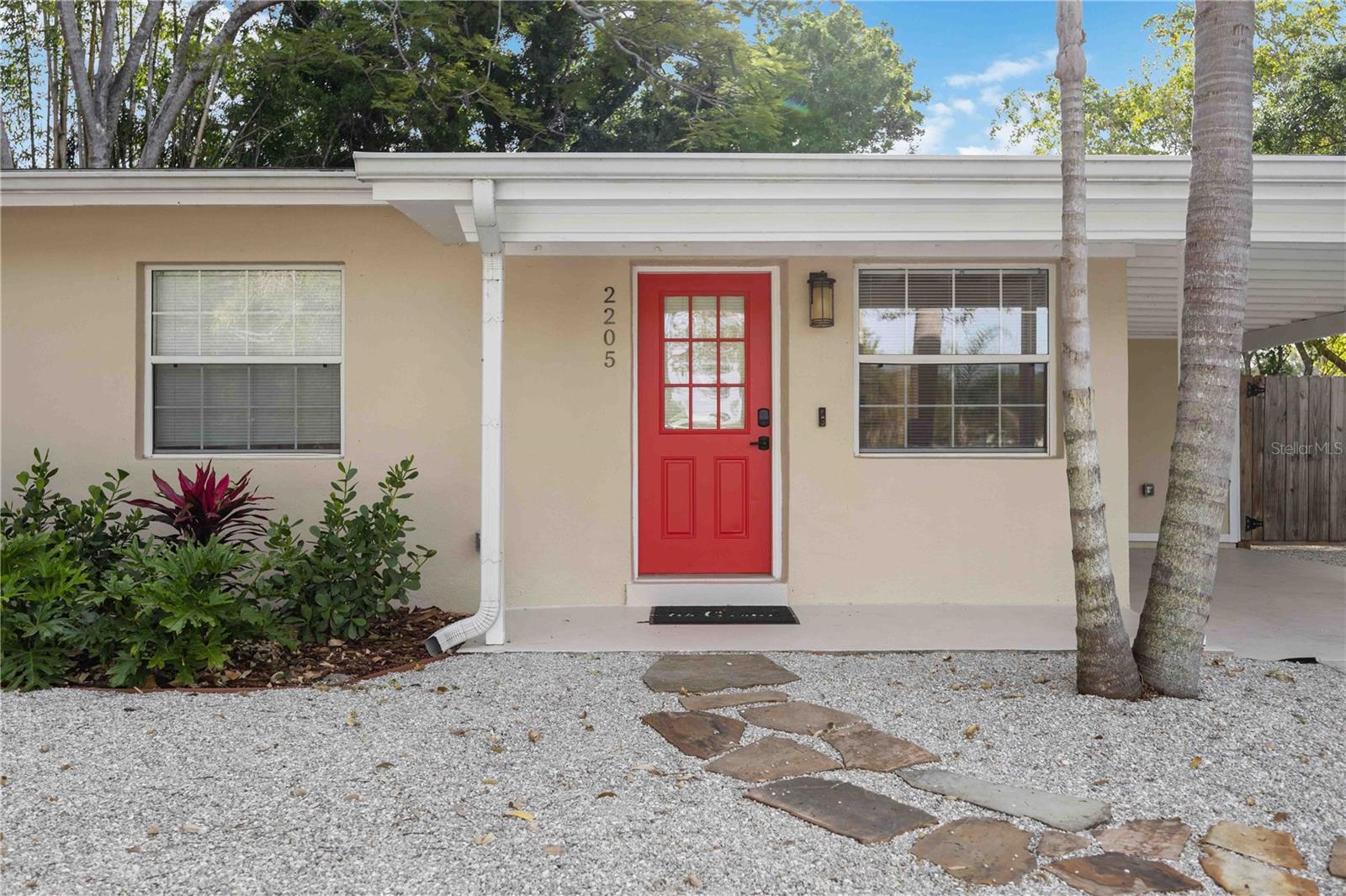 2205 FLOYD ST — photo 2