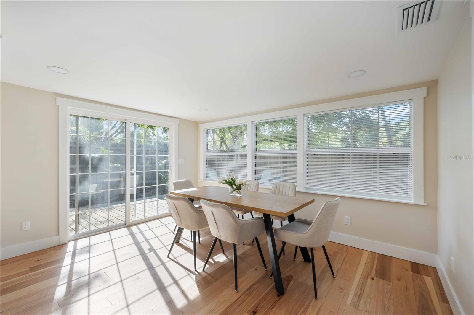 2205 FLOYD ST — photo 15