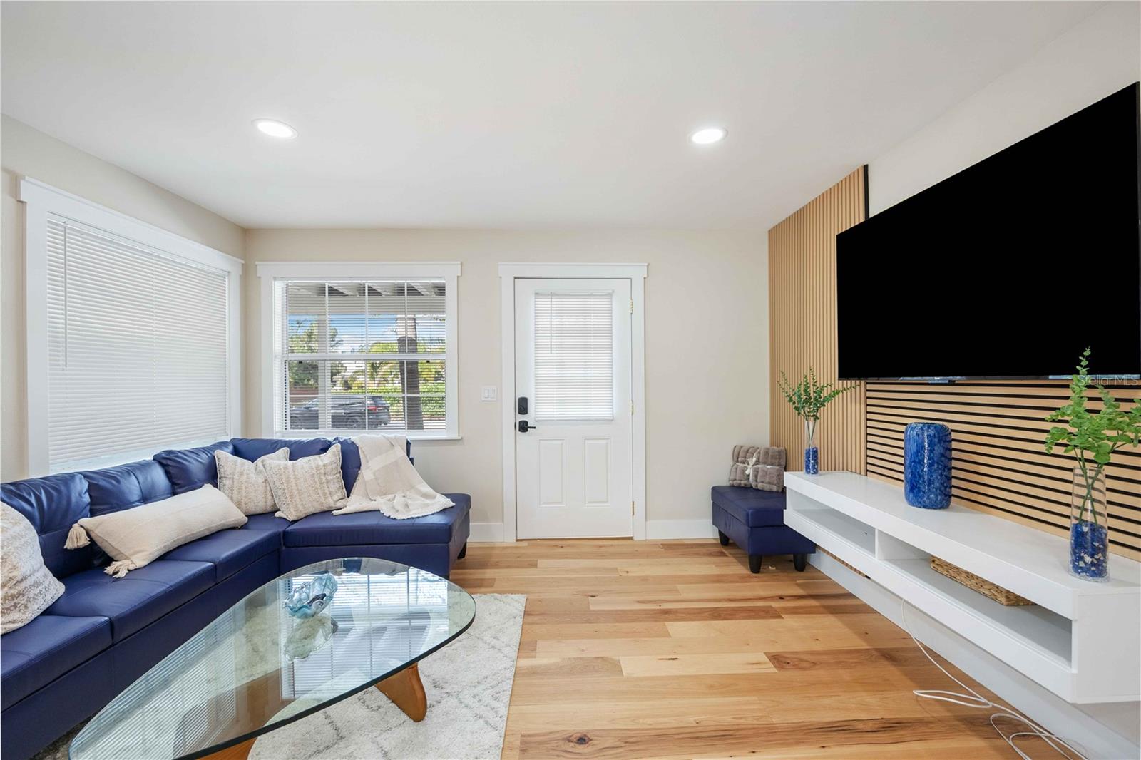 2205 FLOYD ST — photo 3