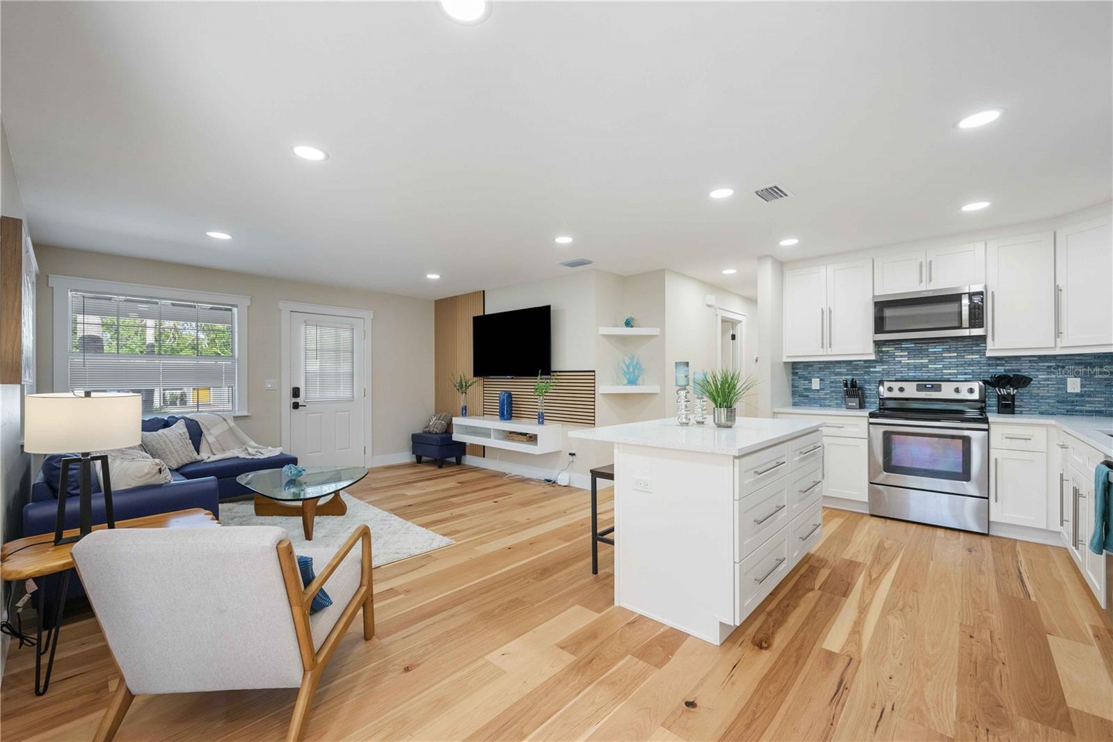 2205 FLOYD ST — photo 8