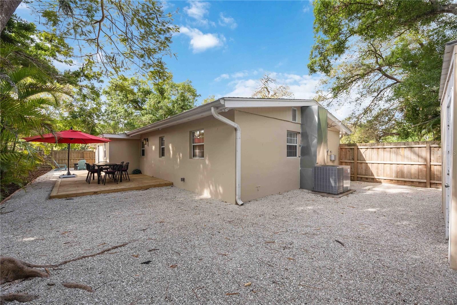 2205 FLOYD ST — photo 37