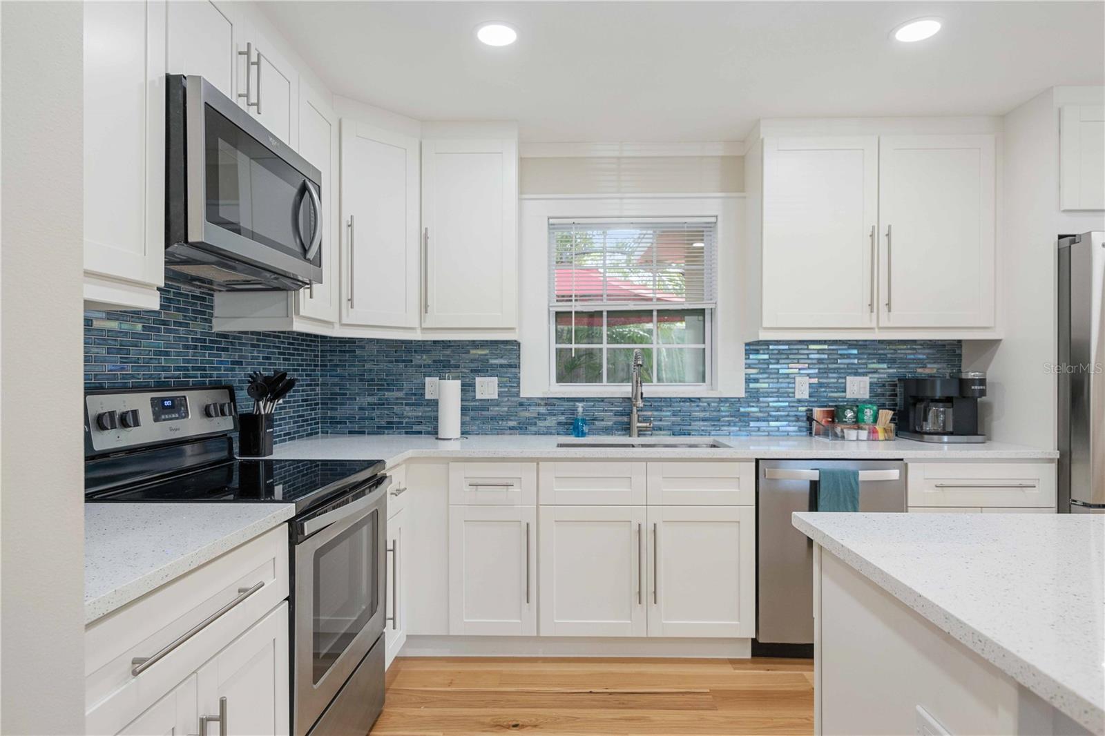 2205 FLOYD ST — photo 13