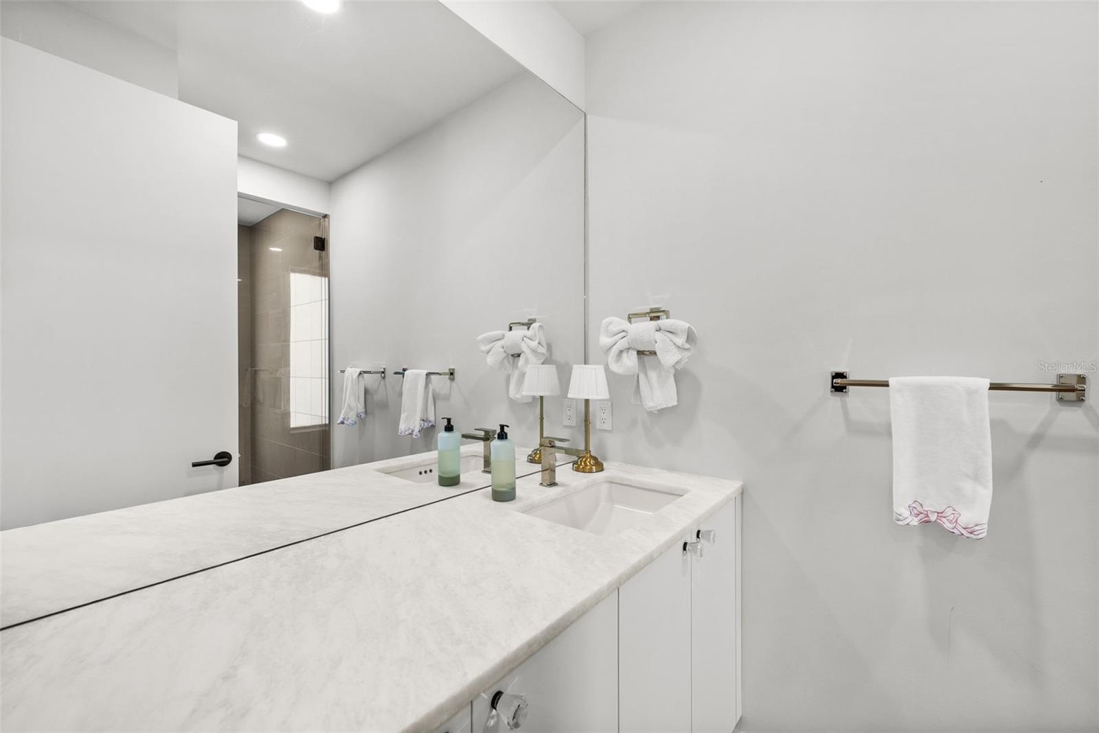1123 a ABBEYS WAY — photo 40