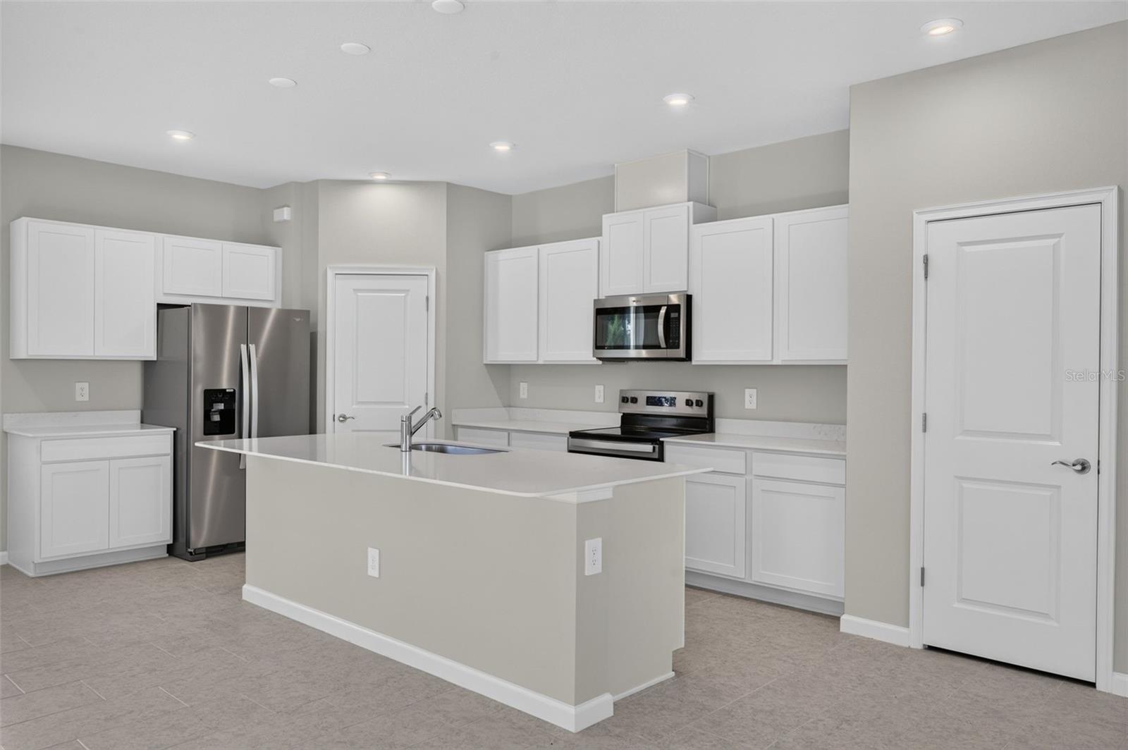 1734 SOARING VIDA ST — photo 8