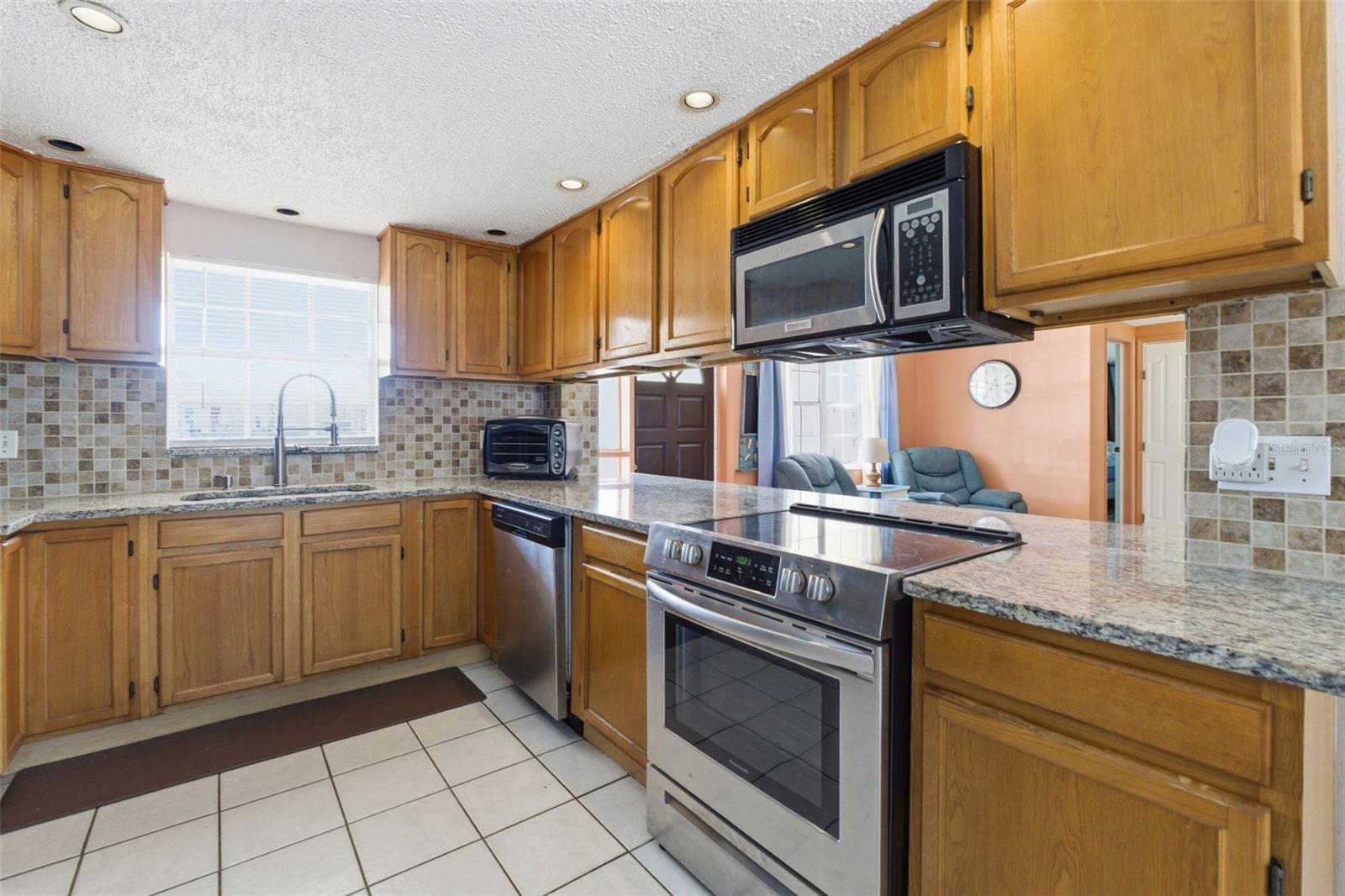 8829 EILEEN DR — photo 8