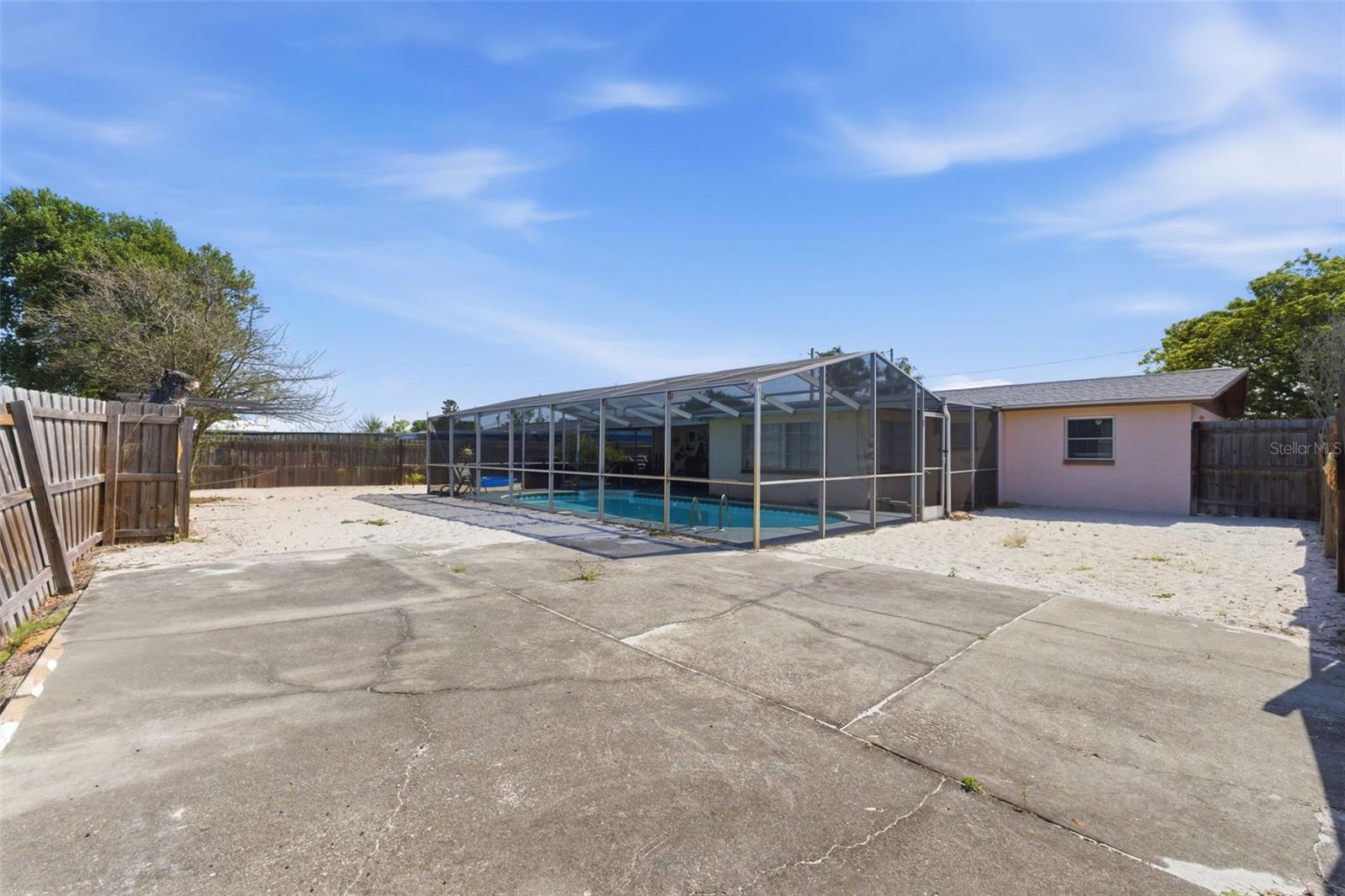 8829 EILEEN DR — photo 24
