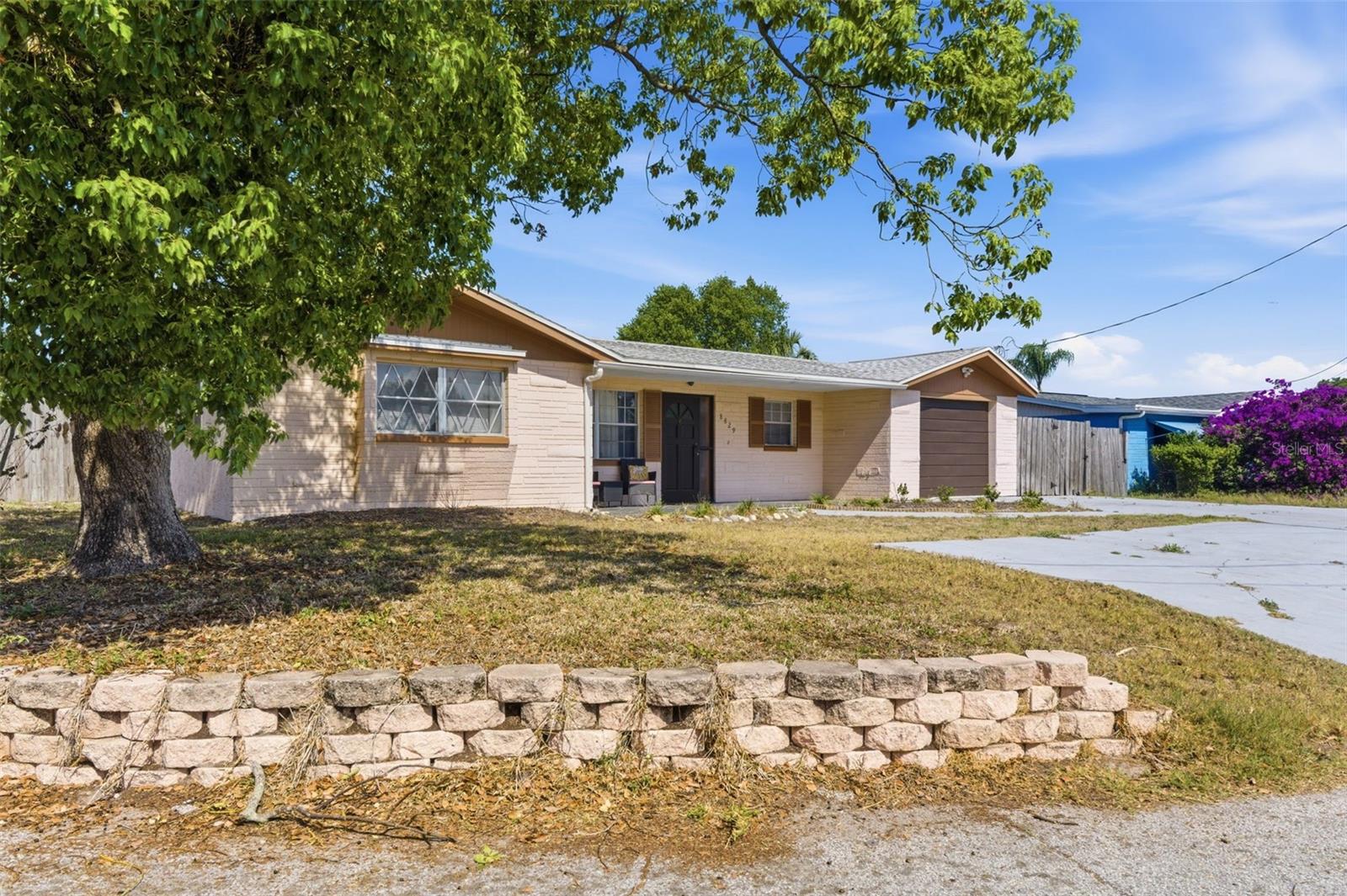 8829 EILEEN DR — photo 2