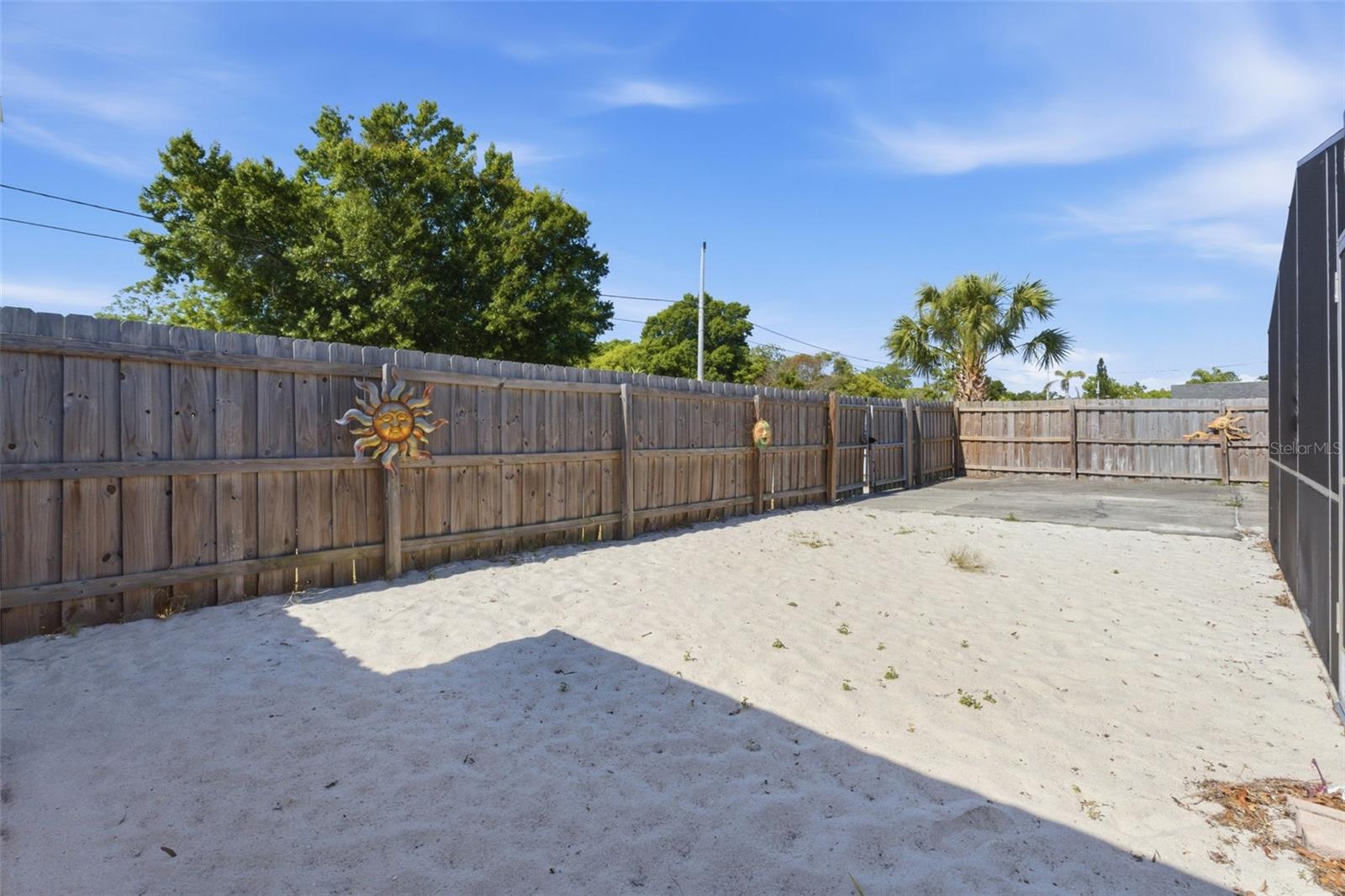 8829 EILEEN DR — photo 23
