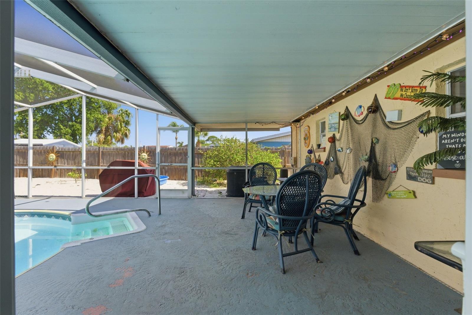 8829 EILEEN DR — photo 19
