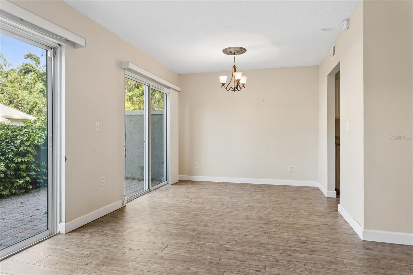 6341 TREETOP CIR #6341 — photo 7