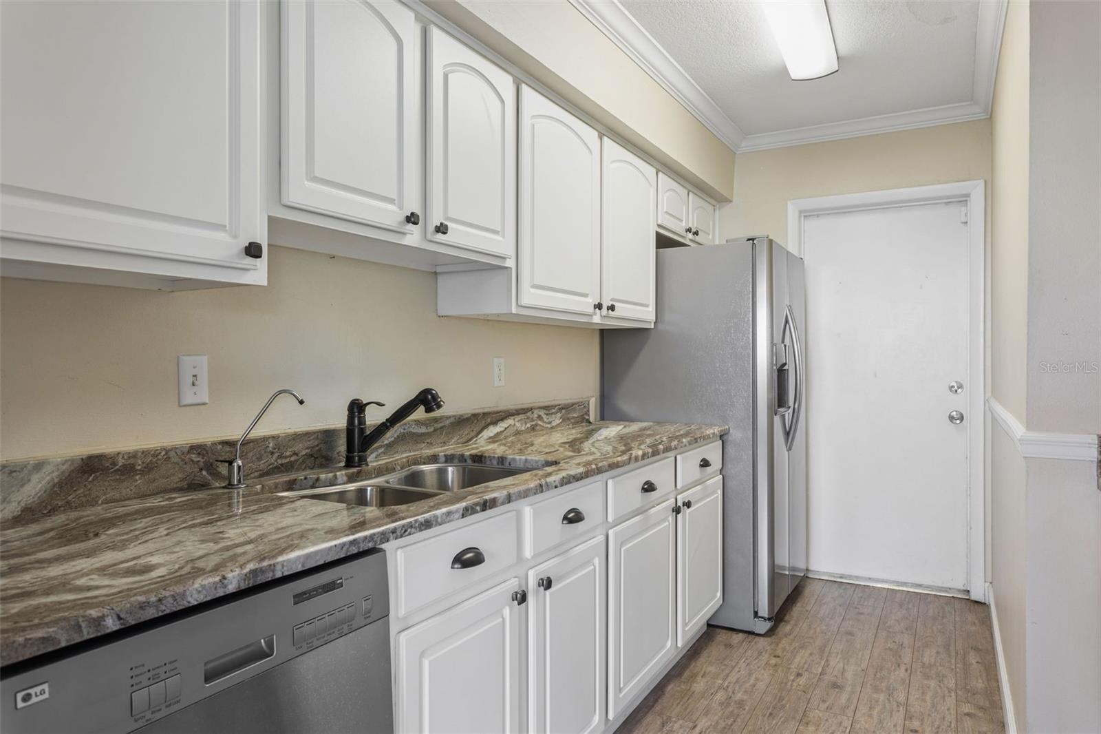 6341 TREETOP CIR #6341 — photo 9