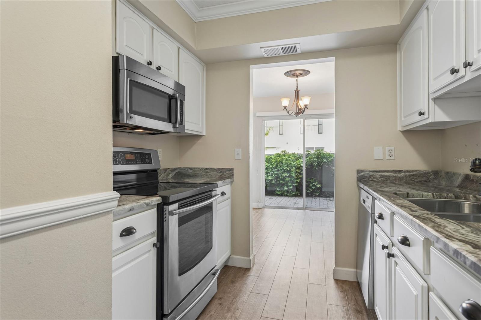 6341 TREETOP CIR #6341 — photo 10