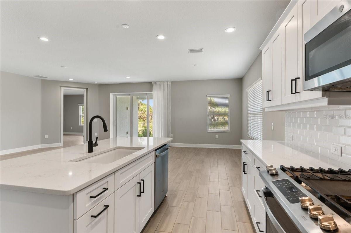 10214 CRYSTAL ISLES CIR — photo 12