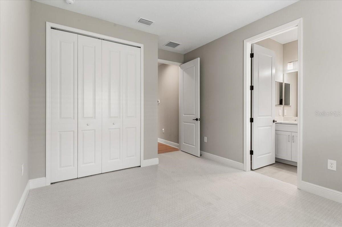 10214 CRYSTAL ISLES CIR — photo 32