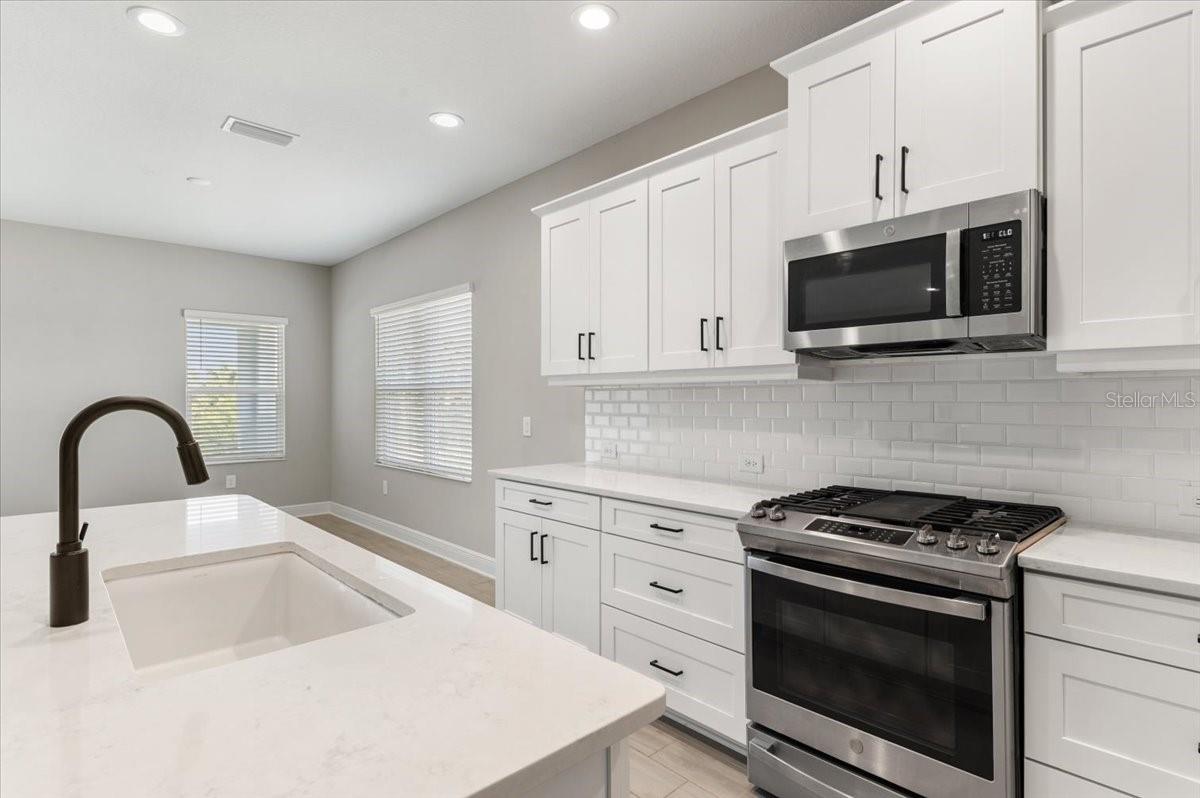 10214 CRYSTAL ISLES CIR — photo 13
