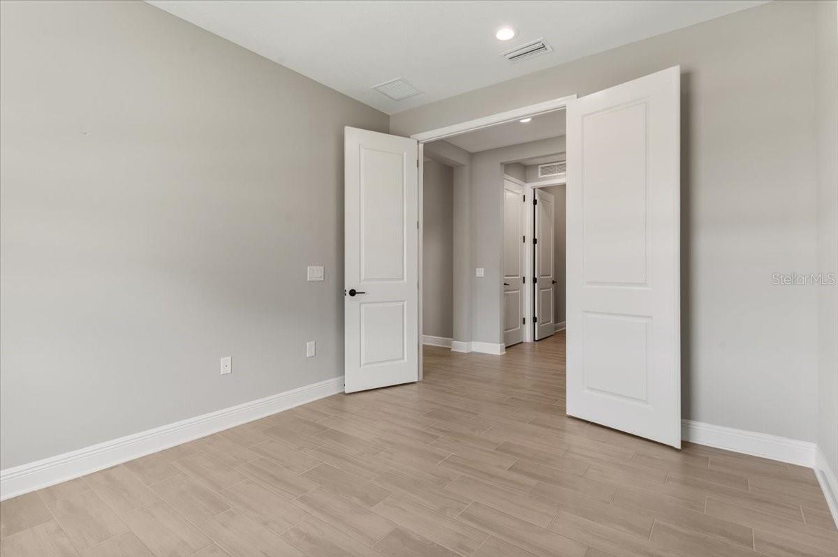 10214 CRYSTAL ISLES CIR — photo 35