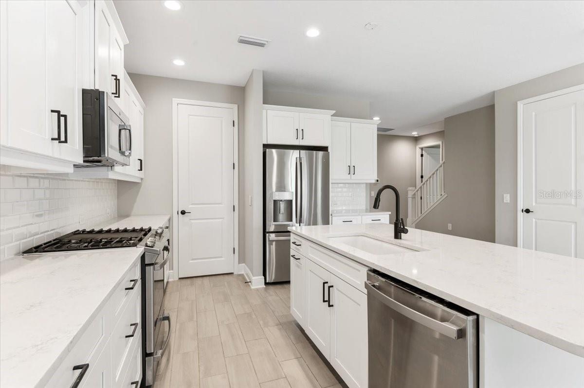 10214 CRYSTAL ISLES CIR — photo 10