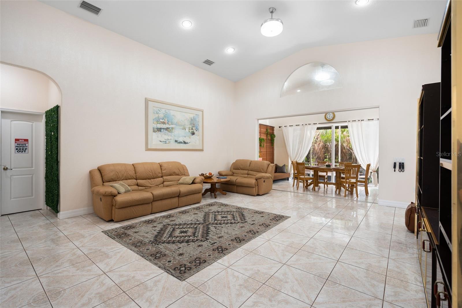 333 ORDUNA DR — photo 11