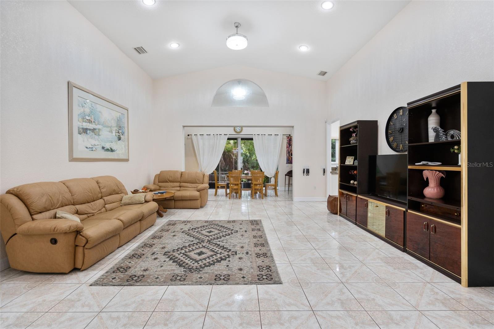 333 ORDUNA DR — photo 5