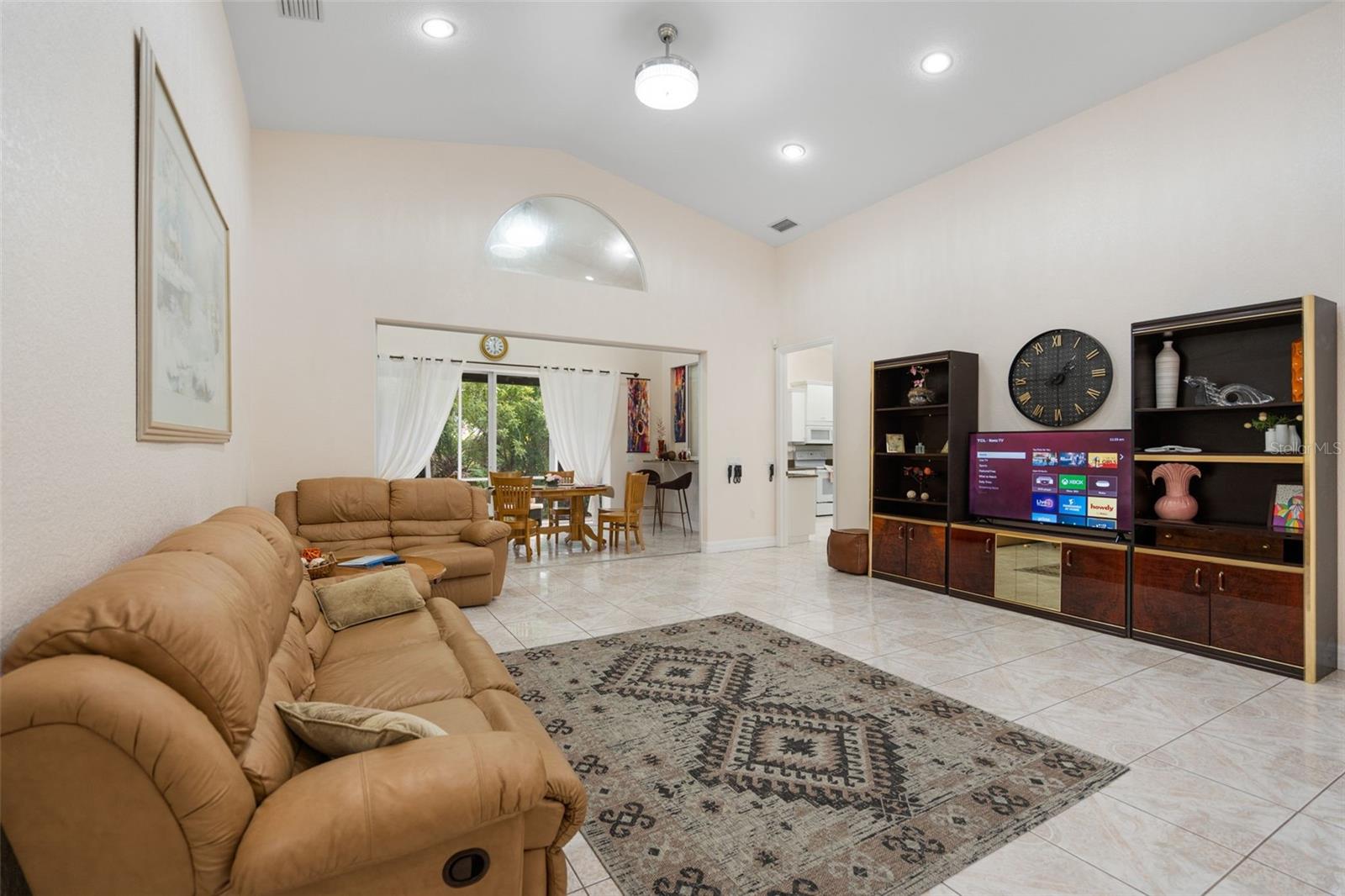 333 ORDUNA DR — photo 6