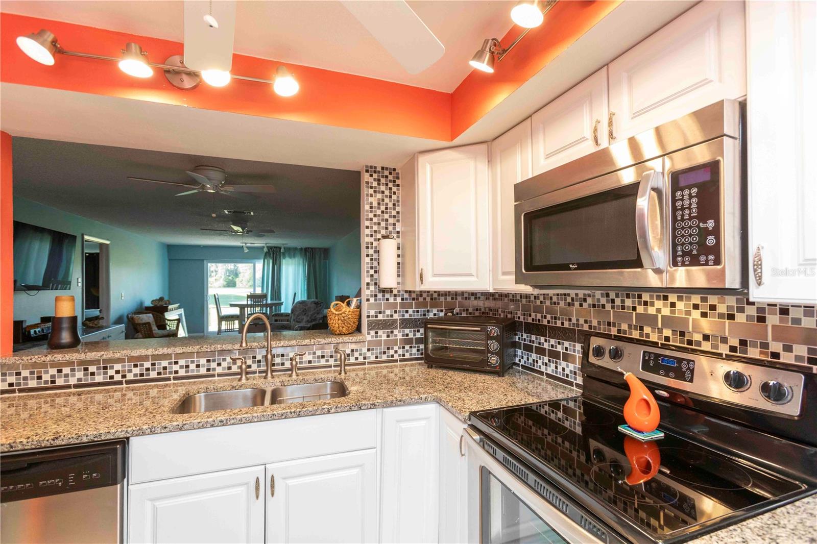 9639 GREENSKEEPER DR #9639 — photo 3