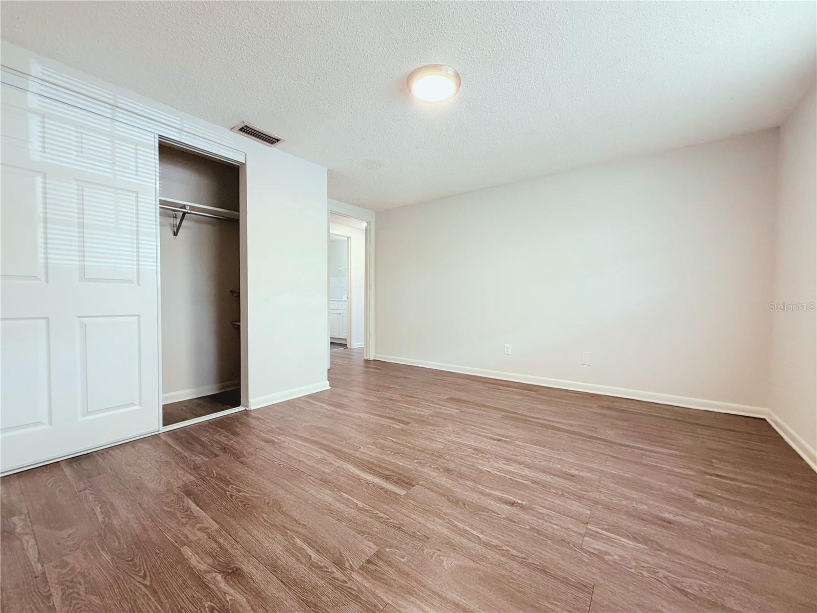 5305 OAKWOOD CT #17 — photo 8