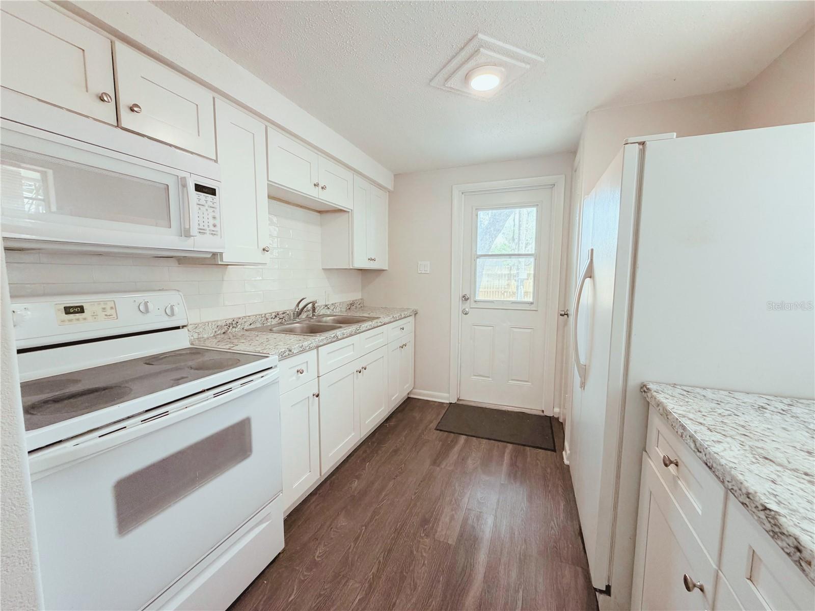 5305 OAKWOOD CT #17 — photo 4