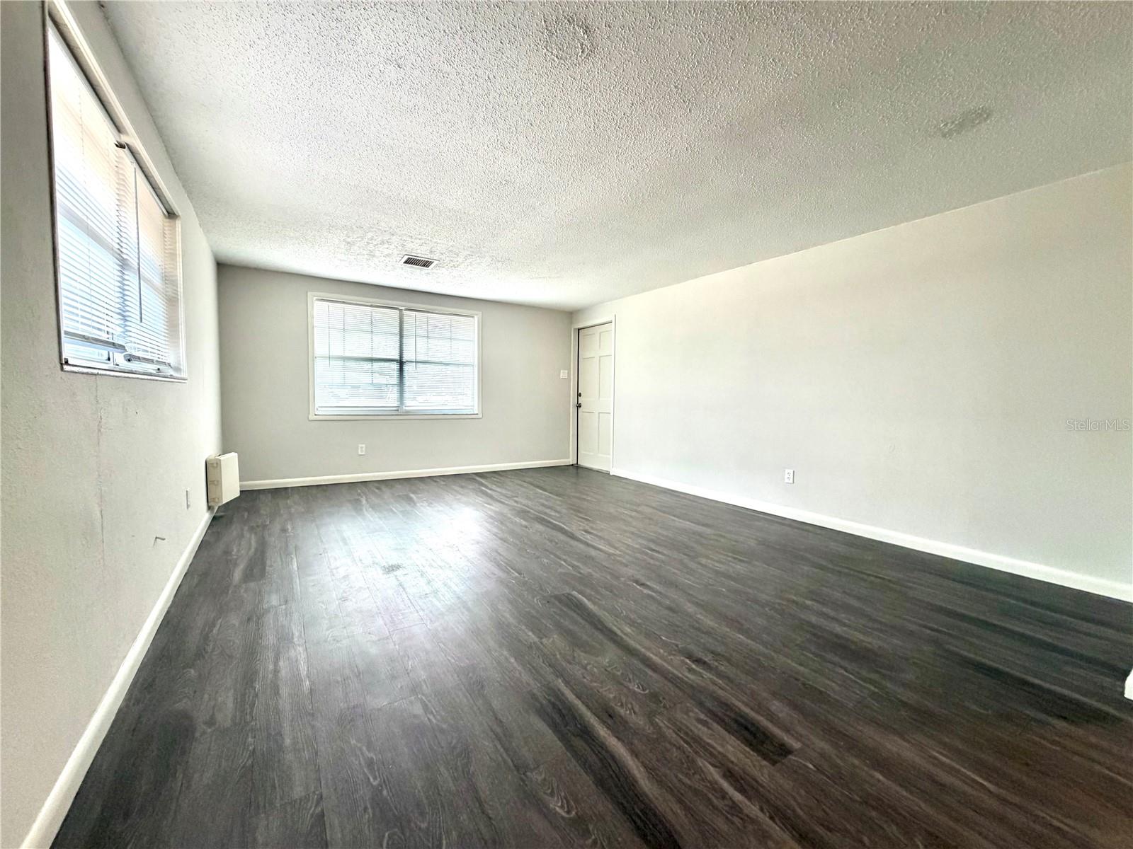 5305 OAKWOOD CT #17 — photo 3