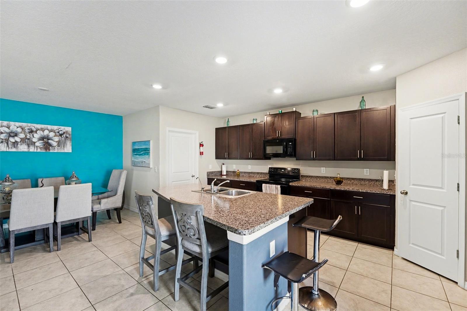 882 OLIVE CONCH ST — photo 8