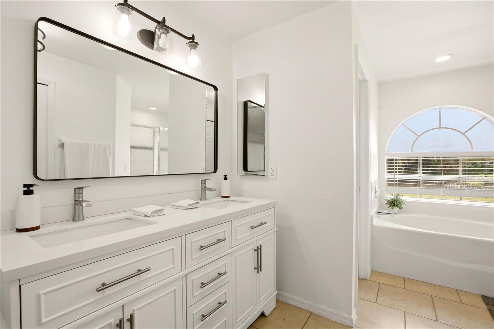 2510 SHEILA LN — photo 23