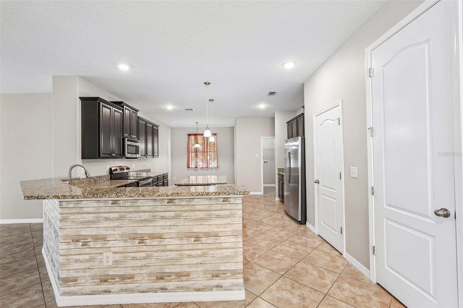 2426 CUMBERLAND CLIFF DR — photo 8