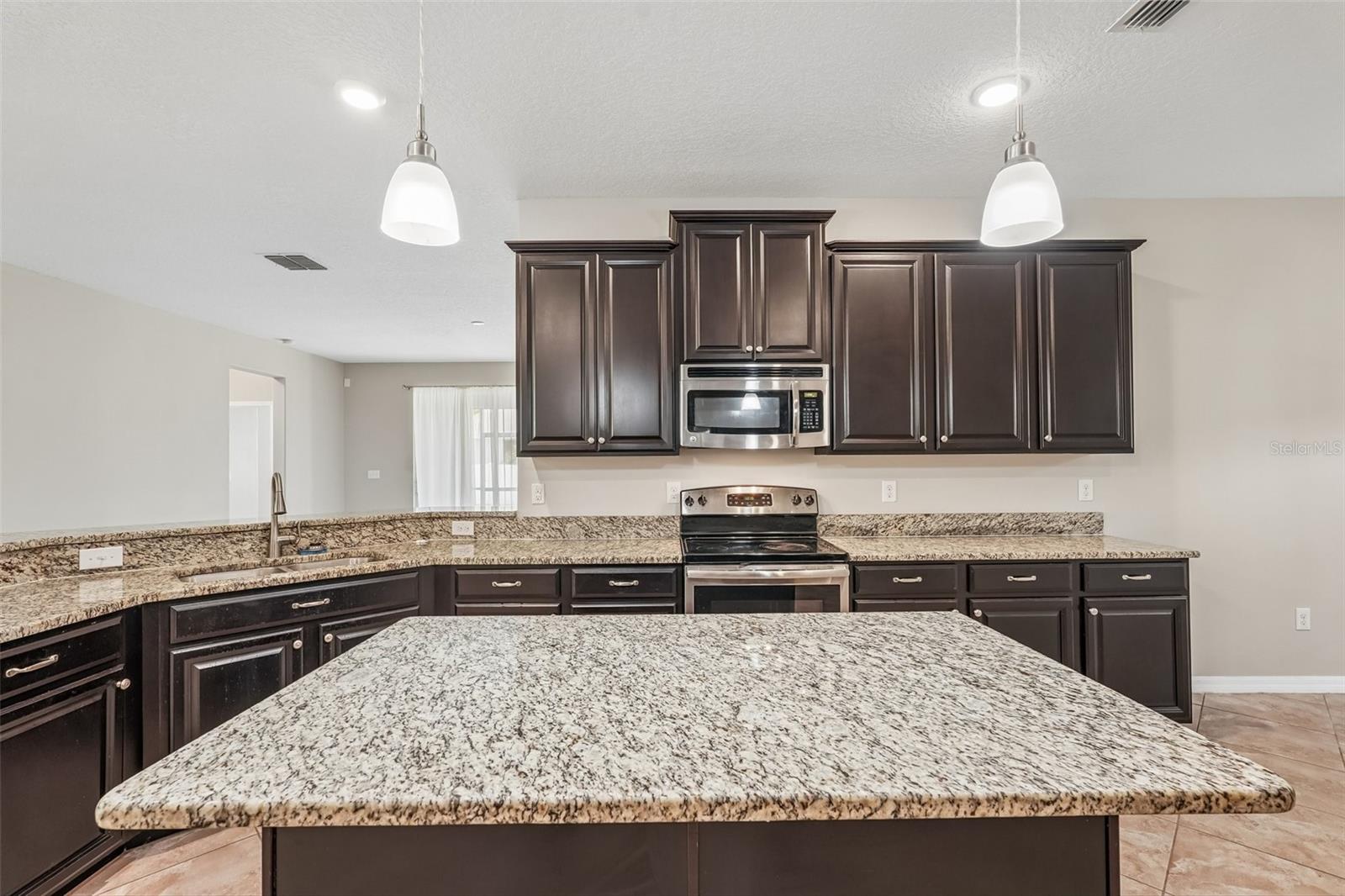 2426 CUMBERLAND CLIFF DR — photo 10