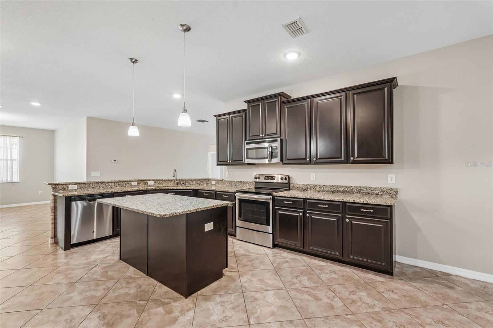 2426 CUMBERLAND CLIFF DR — photo 11