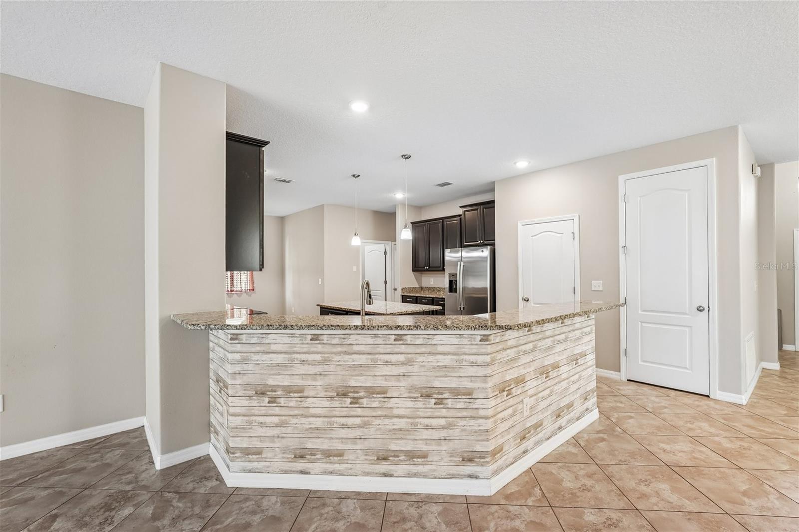 2426 CUMBERLAND CLIFF DR — photo 9