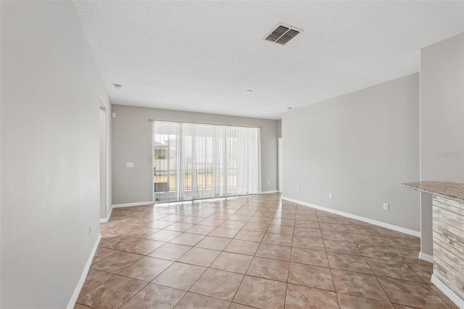 2426 CUMBERLAND CLIFF DR — photo 7