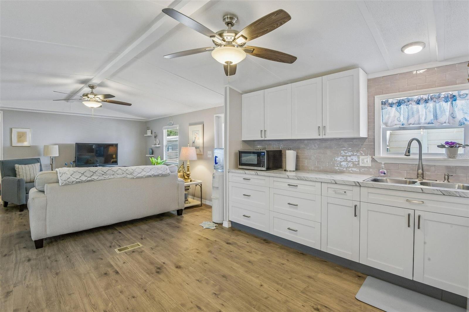 3204 POND HOLLOW ST — photo 7