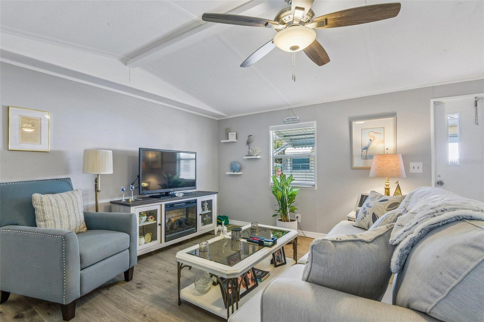 3204 POND HOLLOW ST — photo 2