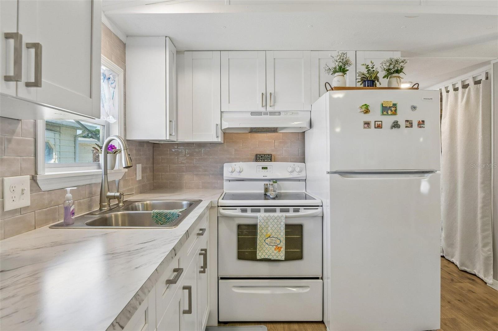 3204 POND HOLLOW ST — photo 9