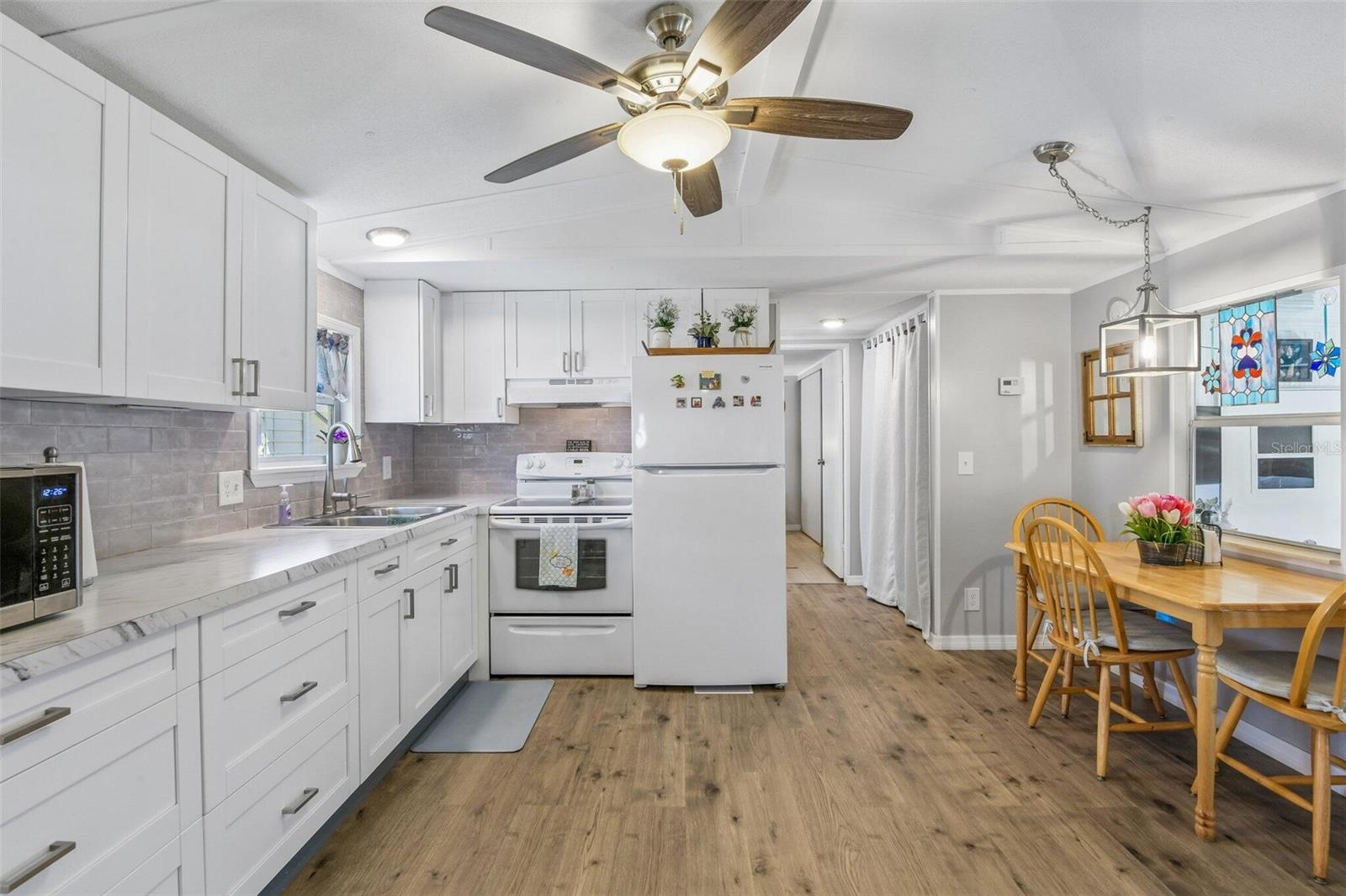 3204 POND HOLLOW ST — photo 5
