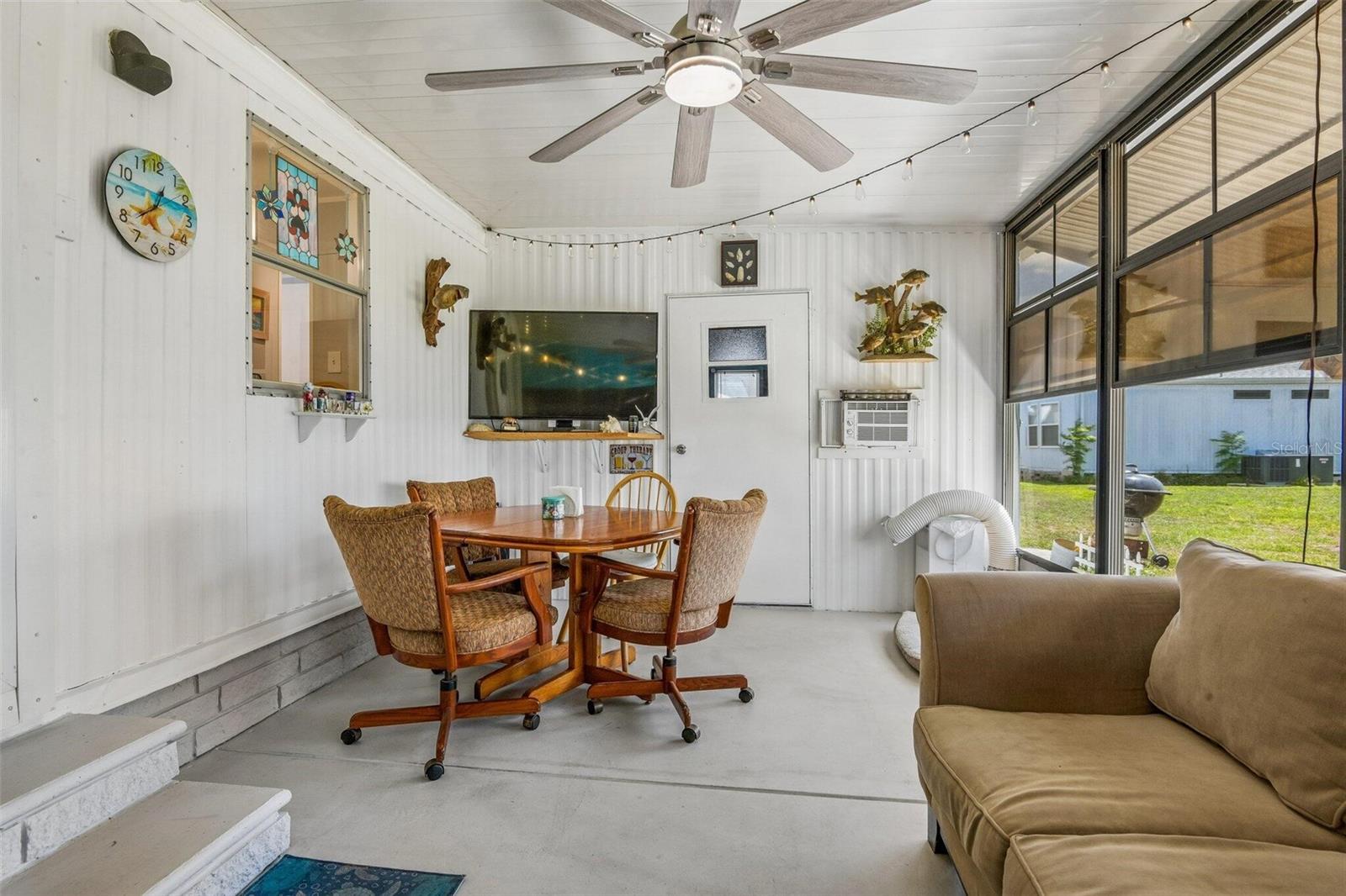 3204 POND HOLLOW ST — photo 14
