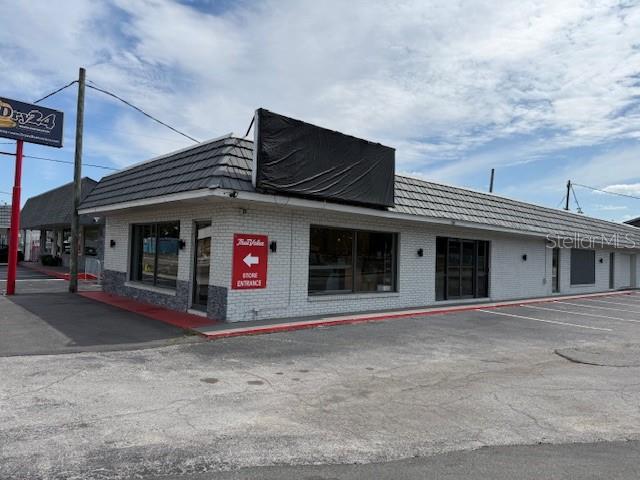 9501 N NEBRASKA AVE — photo 3