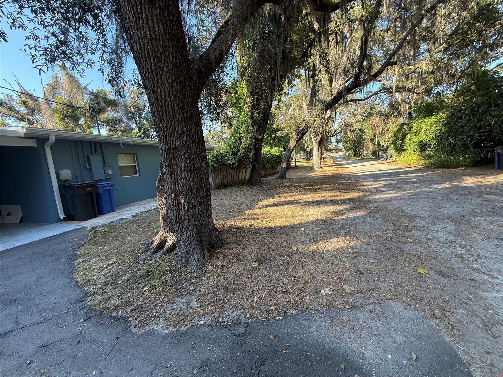 LAKESIDE DR — photo 7