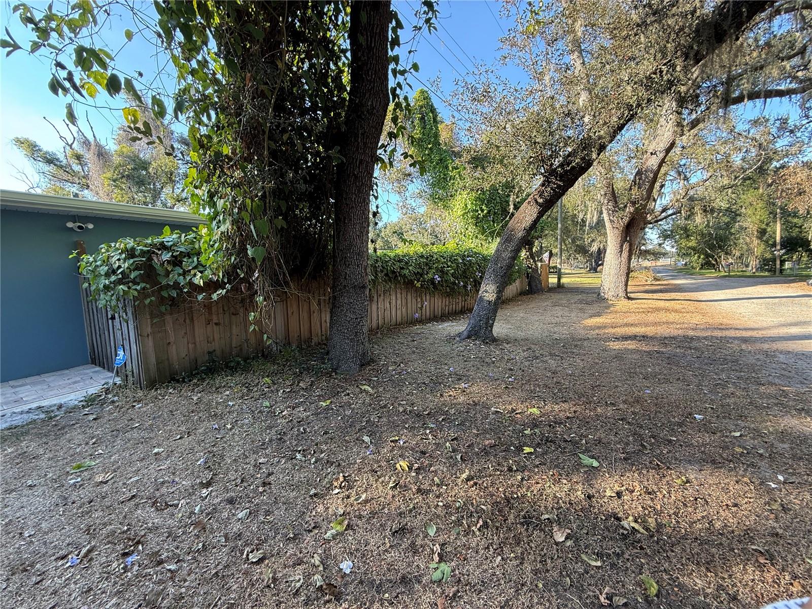 LAKESIDE DR — photo 5