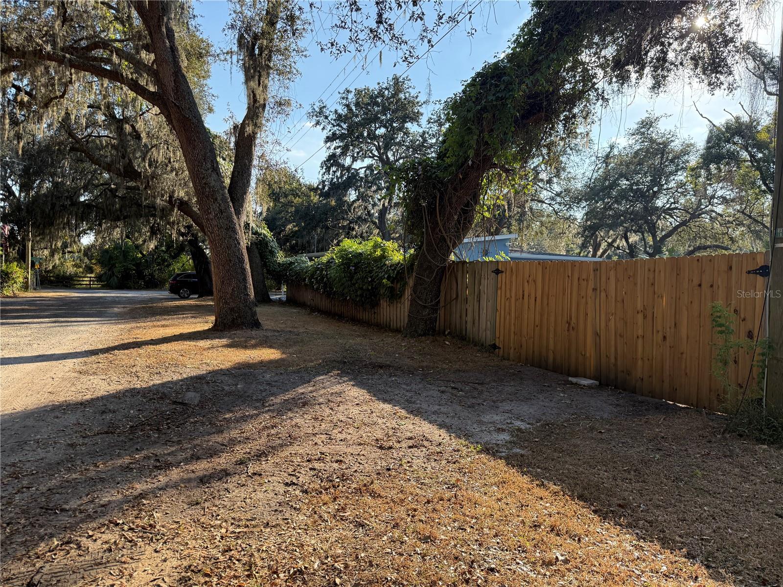 LAKESIDE DR — photo 3