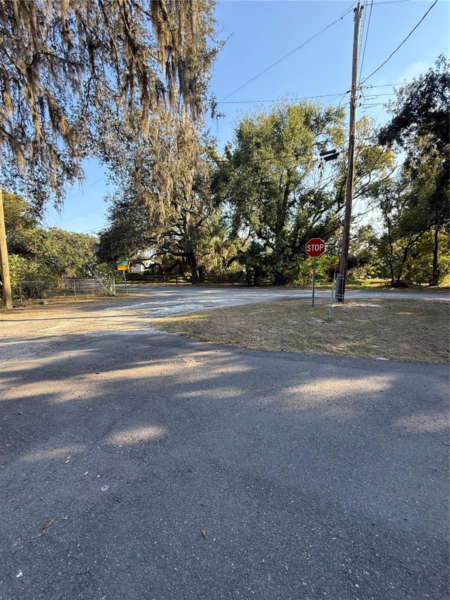 LAKESIDE DR — photo 10