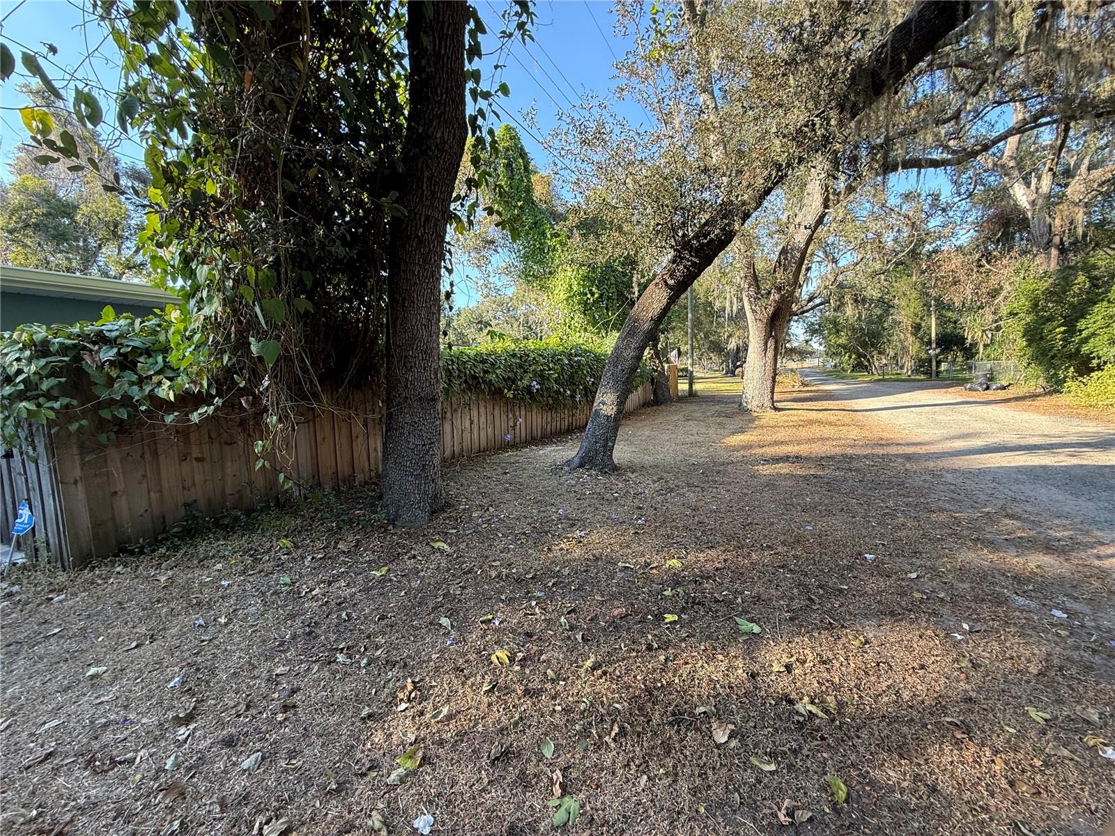 LAKESIDE DR — photo 8